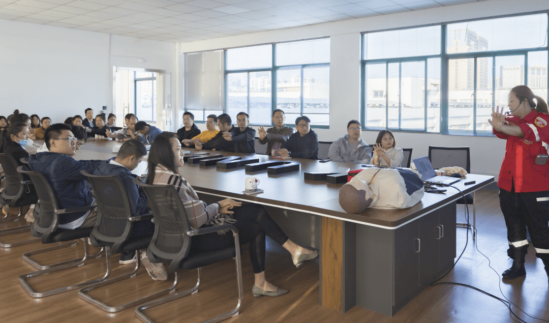 坤维科技开展应急救护培训