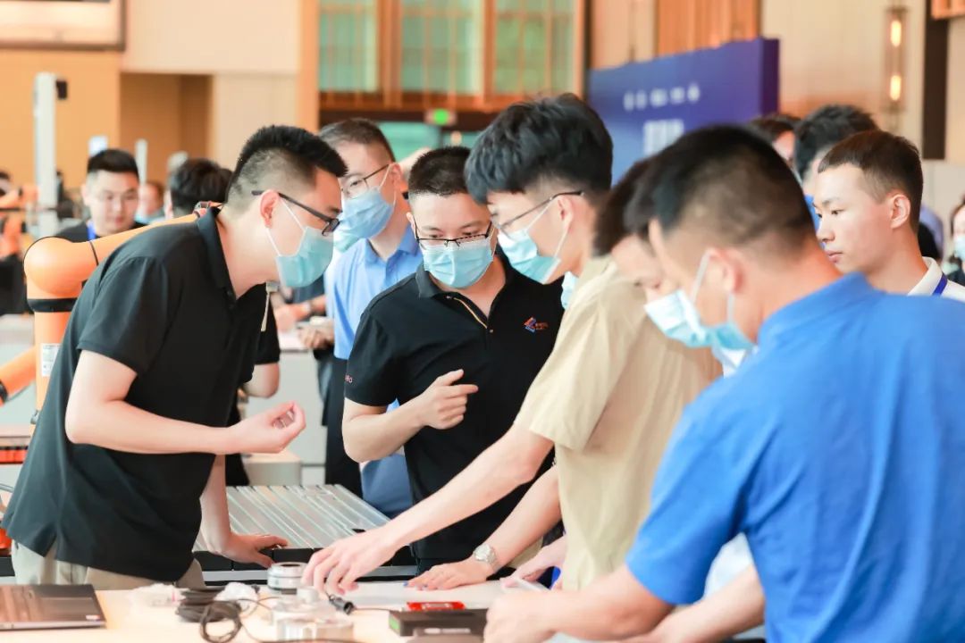 坤维科技生态联动大湾区协作机器人产业高峰论坛